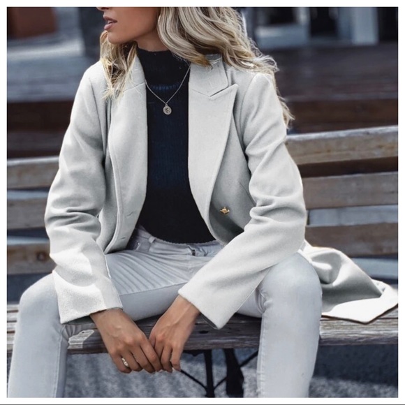 Gorgeous Fabulous long Collar  Coat - Picture 6 of 6